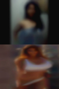 Camera free pussy in swinger club.